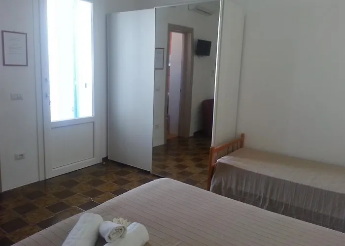 فندق مبيت وإفطار Brezza Marina Torre Pali