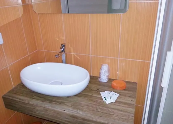 לינה וארוחת בוקר Brezza Marina